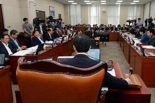 20일 국회 국방위원회 전체회의 모습
