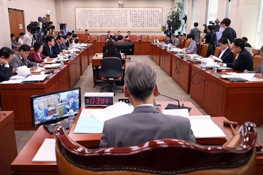 10일 국회 법제사법위원회 회의실에서 이석태 헌법재판관 후보자의 인사청문회가 진행되고 있는 모습