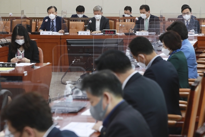 27일(화) 국회 기획재정위원회(위원장 윤후덕)가 개최한 '예비타당성조사 제도 관련 공청회'에서 진술인으로 참석한 전문가들이 발언하고 있다. (사진=뉴시스)