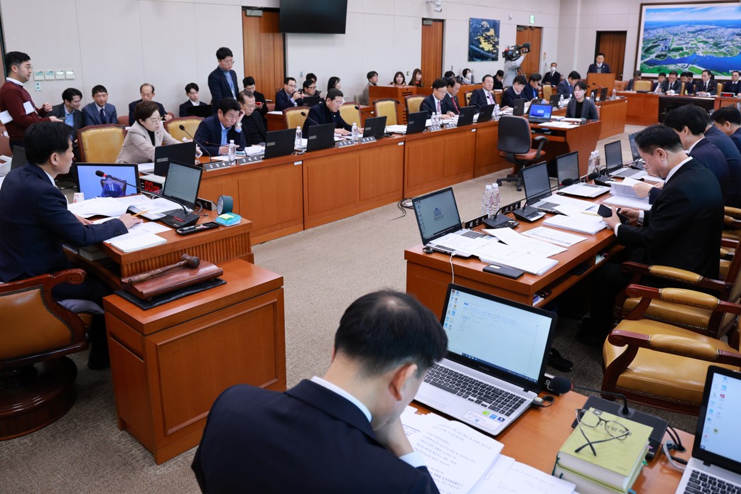 30일(목) 국회 국토교통위원회 제410회국회(정기회) 제8차 전체회의가 김민기 위원장 주재로 진행되고 있다.(사진=뉴시스)