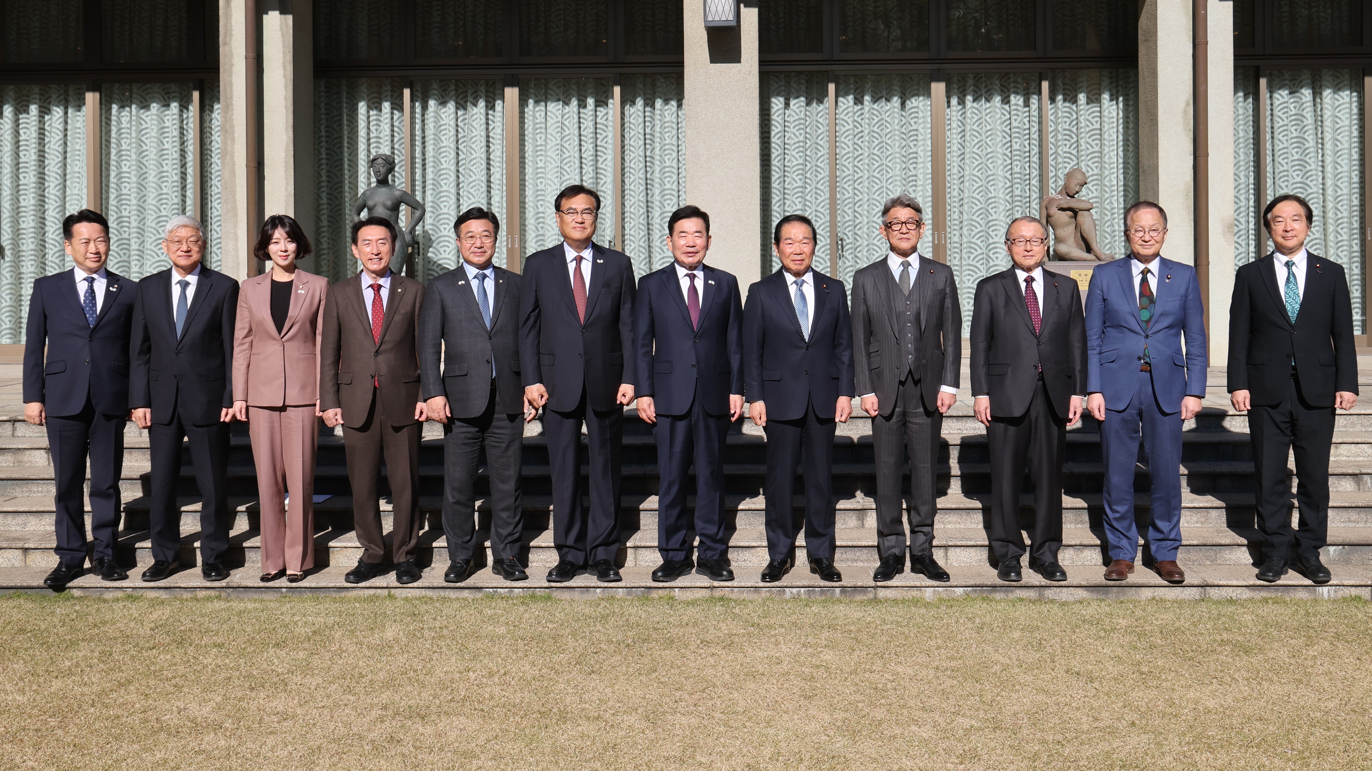 누카가 후쿠시로 중의원(하원) 의장