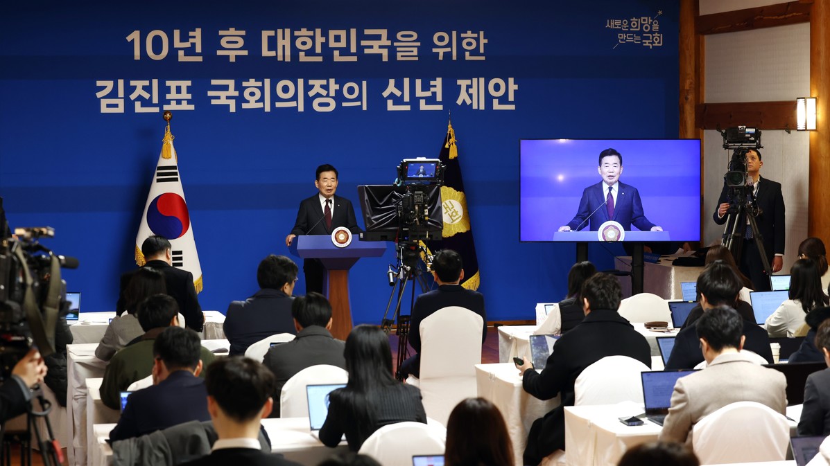 김진표 국회의장이 4일(목) 국회 사랑재에서 열린 신년 기자간담회에서 발언하고 있다.(사진=국회사무처 사진팀)