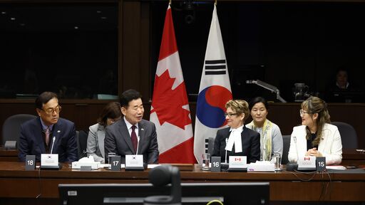 金의장, 캐나다 상원의장 회담…양국 의회 협력 강화 공감대