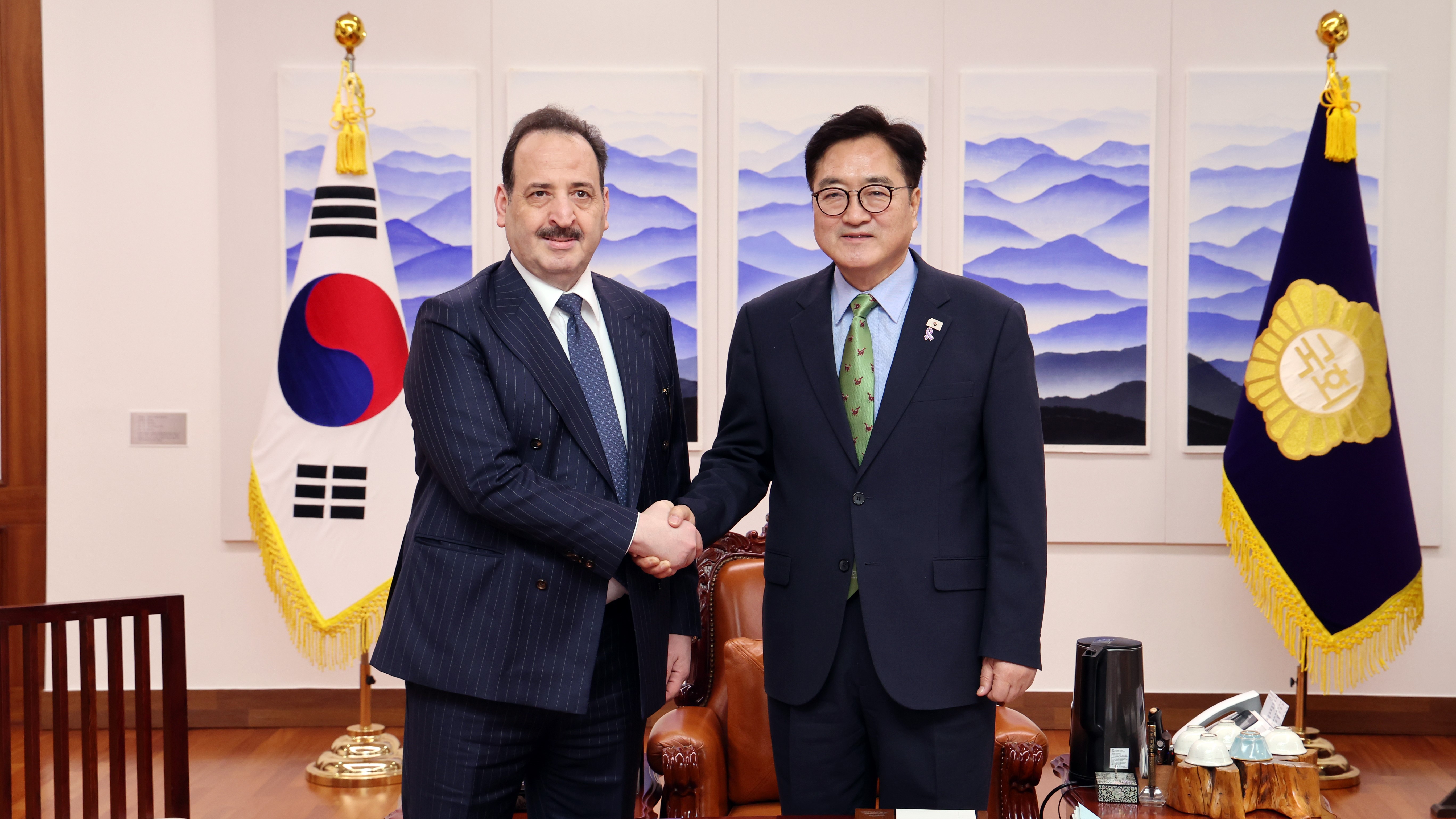 우원식 국회의장은 4일(화) 오전 의장집무실에서 알 라쉬디 주한쿠웨이트대사를