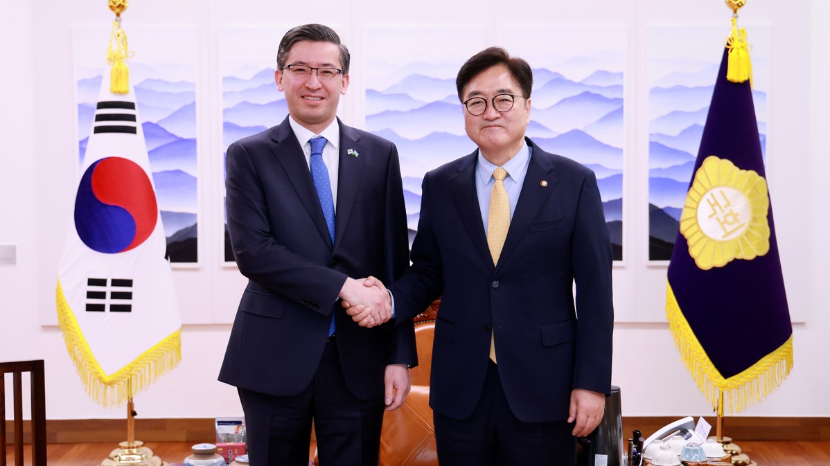 우원식 국회의장은 12일(수) 오전 의장집무실에서 알리셰르 압두살로모프 주한우즈베키스탄대사를 만나