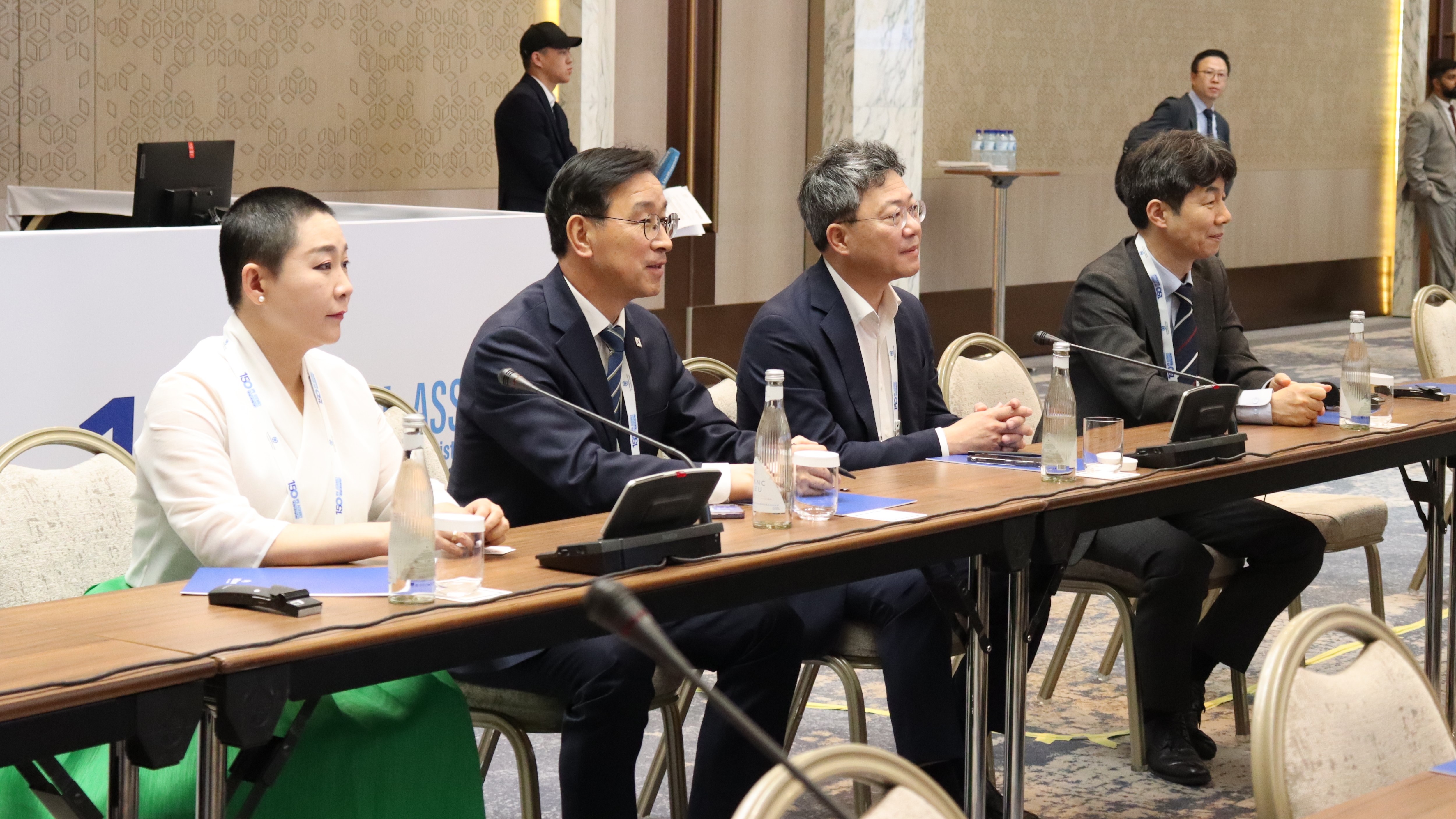 5일(토)부터 9일(수)까지 닷새간 우즈베키스탄 타슈켄트에서 개최된 「제150차 국제의회연맹(IPU) 총회」에 참석한 대한민국 대표단의 모습. 왼쪽부터 김재원, 위성곤, 박정하, 윤건영 의원.(사진=국회사무처 국제국)